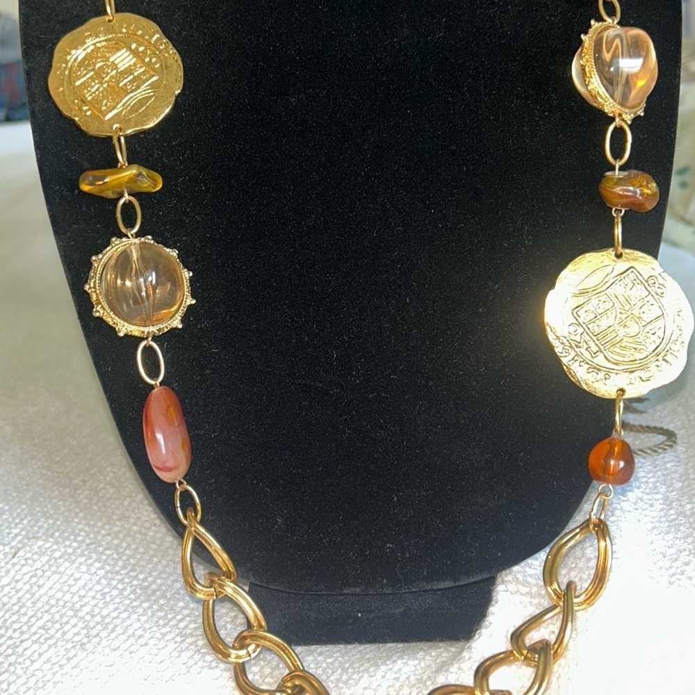 Elegant Gold and Amber Necklace